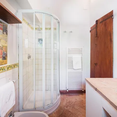 فيلة Le Volpaie 6&1, Emma كورتونا